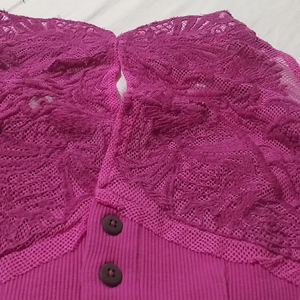 NWT. Free People Raspberry crop top - Picture 7 of 12